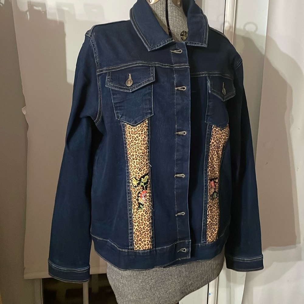 Upcycled brand new jeans jacket size XL. It had leopard print with flowe…